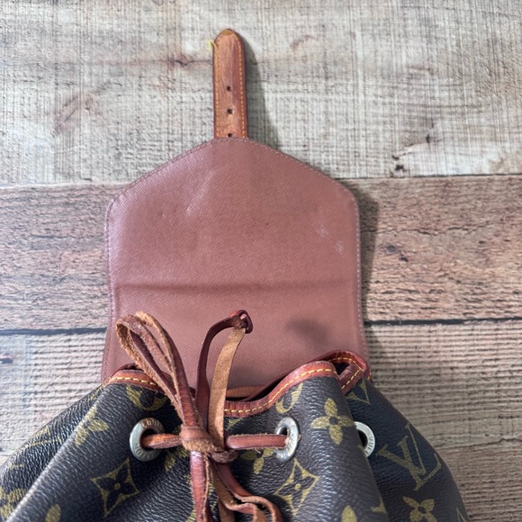 LOUIS VUITTON Vintage Monogram Logo Montsouris Backpack - Picture 13 of 16